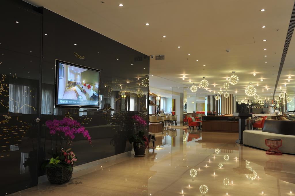 Hotel Kaohsiung International Plaza Exterior foto